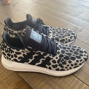 Women’s Swift Run Adidas size 9.5